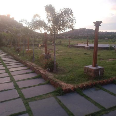 Hampi Nature Cottage Luaran gambar