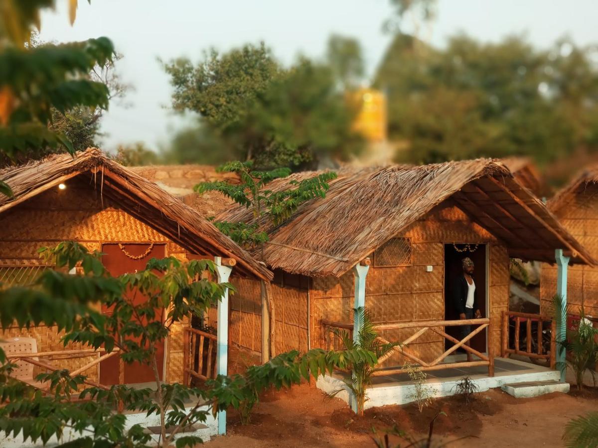 Hampi Nature Cottage Luaran gambar